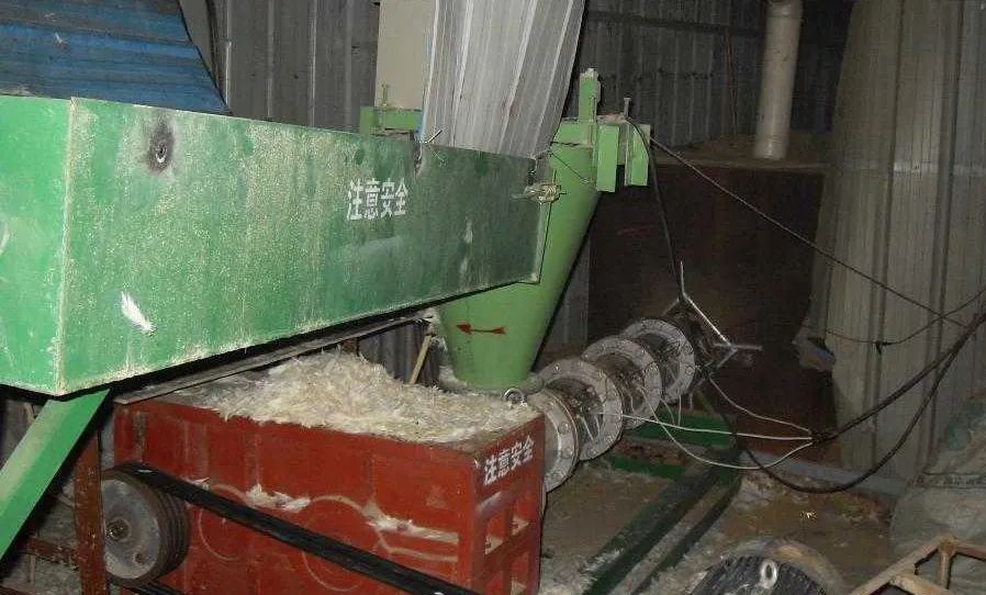 羽毛粉加工腥味、苦味、惡臭味混雜，看工業(yè)除臭劑如何快速除臭！