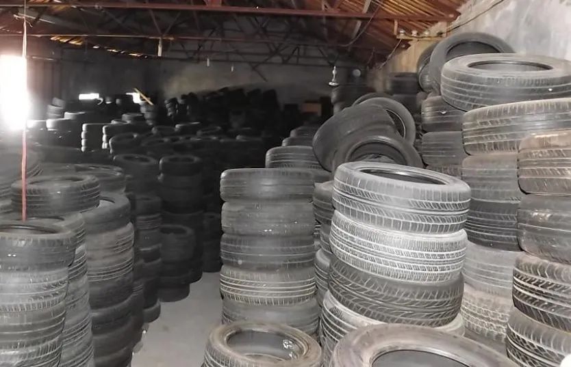 潔匠凈化·的凈工業(yè)除臭劑_廢舊輪胎煉油廢氣污染，車間惡臭問題可利用潔匠凈化除臭劑解決